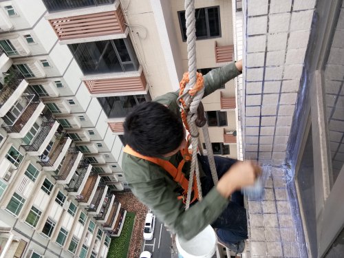 外墙高空与室内补漏